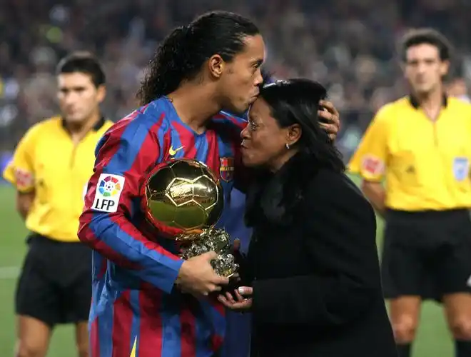 都为中国足 都为中国足